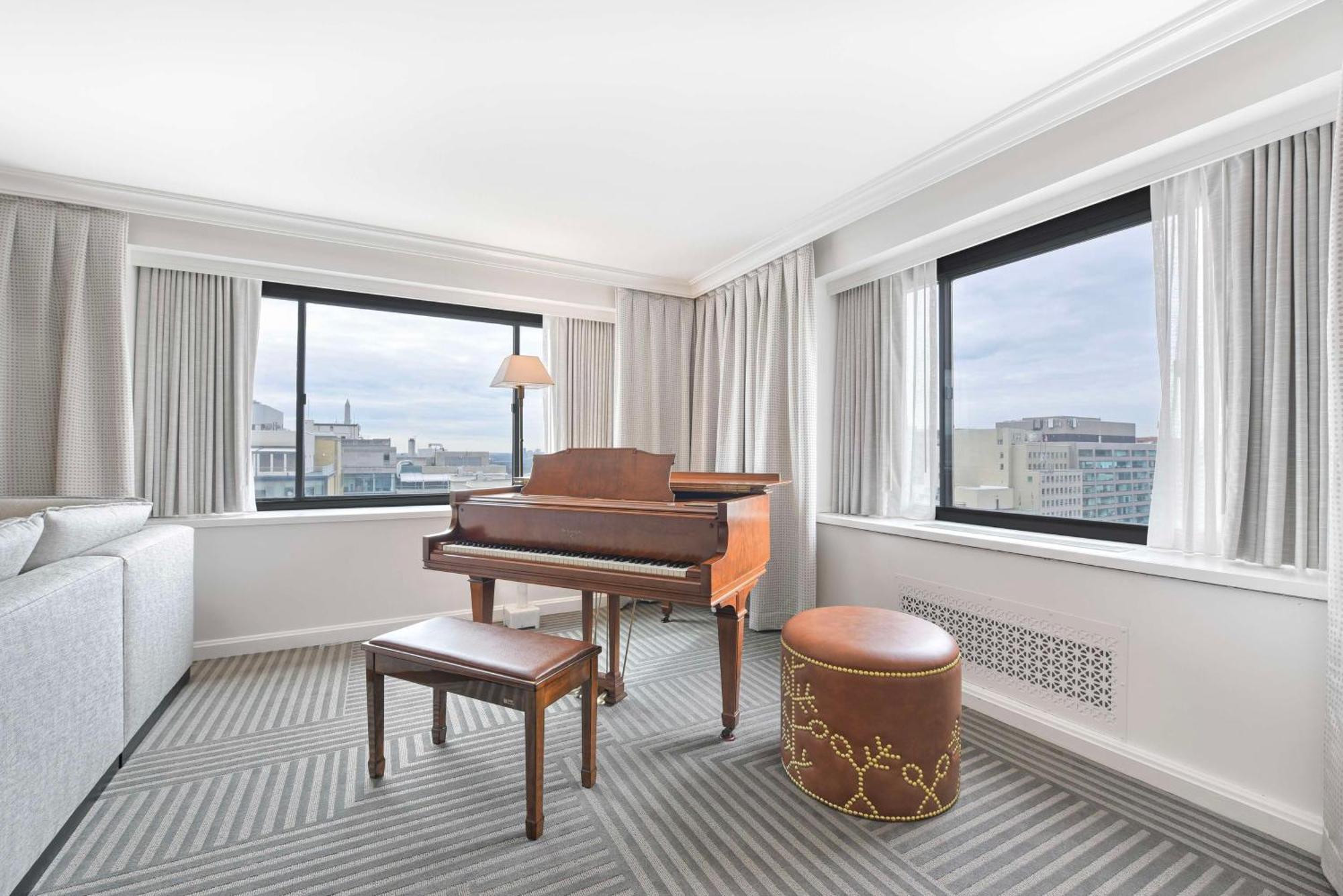 Capital Hilton Hotel Washington Exterior photo